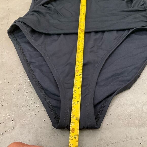 La Blanca Goddess Island Twist Bandeau Swimsuit - Picture 9 of 9